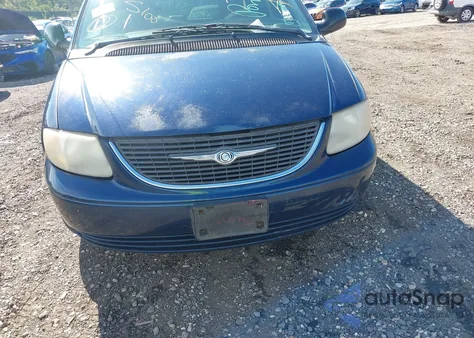 2002 Chrysler Town & Country Ex from USA, damaged, VIN 2C4GP74L32R650148